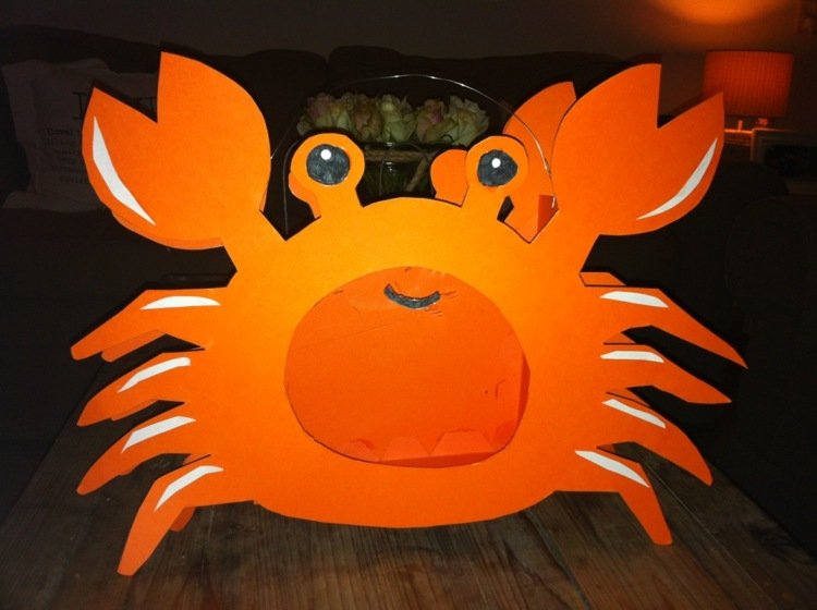 lampáš-urob si sám drotár-rakovina-zvierat-papier-remeslo-drôt-oranžová-farba-nalepený na