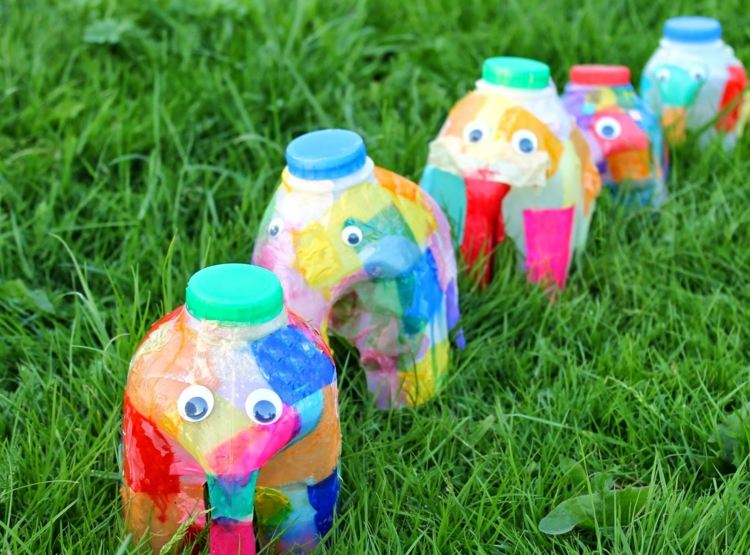 lampáš-urob si sám drotár-zviera-slon-plastová-fľaša-decoupage-útržky papiera-záhradné-krútiť očami