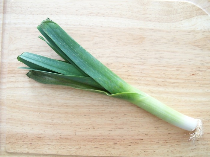 Pór sa používa v mnohých jedlách tipy na starostlivosť o záhradu pór rastliny zelená zelenina