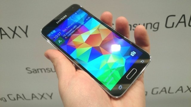 Nový model farieb Samsung Galaxy S5 je v súčasnej dobe vylepšený Samsung Galaxy S5 v súčasnosti vylepšil výrobcu chránenej kórejskej republiky