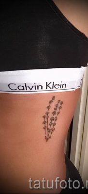 fényképes példa levendula tetoválásra a tetoválás jelentéséről szóló cikkhez 57