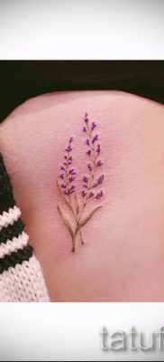 fényképes példa levendula tetoválásra a tetoválás jelentéséről szóló cikkhez 54