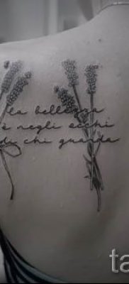 fényképes példa levendula tetoválásra a tetoválás jelentéséről szóló cikkhez 43