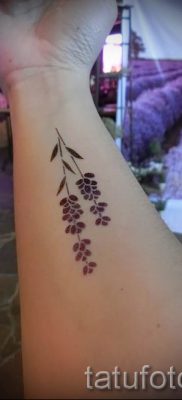 fényképes példa levendula tetoválásra a tetoválás jelentéséről szóló cikkhez 38