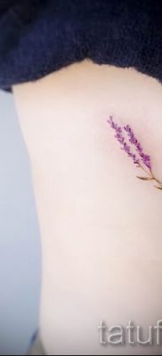 fényképes példa levendula tetoválásra a tetoválás jelentéséről szóló cikkhez 34