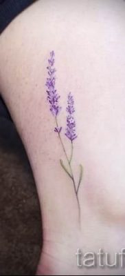 fényképes példa levendula tetoválásra a tetoválás jelentéséről szóló cikkhez 32