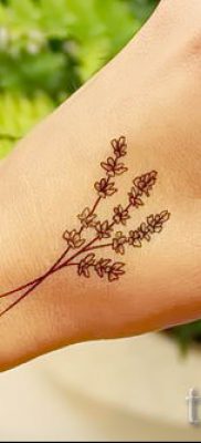 fényképes példa levendula tetoválásra a tetoválás jelentéséről szóló cikkhez 31