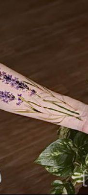 fényképes példa levendula tetoválásra a tetoválás jelentéséről szóló cikkhez 30