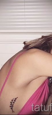 fényképes példa levendula tetoválásra a tetoválás jelentéséről szóló cikkhez 16