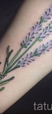 fényképes példa levendula tetoválásra a tetoválás jelentéséről szóló cikkhez 7