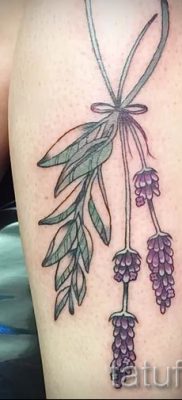 fényképes példa levendula tetoválásra a tetoválás jelentéséről szóló cikkhez 6