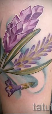 fényképes példa levendula tetoválásra a tetoválás jelentéséről szóló cikkhez 4