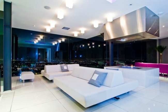 moderné exkluzívne zariadenie bytu krb vysoký lesk moderný exkluzívny byt zariadený krbom vysoký lesk stropné nábytkové svietidlá