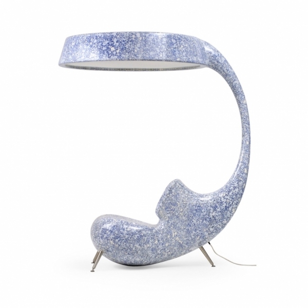 Pohodlný statív na relaxačné kreslo Pohodlný relaxačný statív na lampu nízky