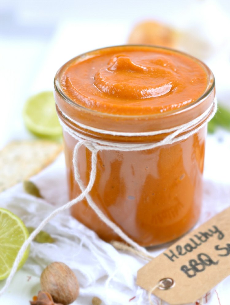 Tento recept na grilovanú omáčku je vhodný pre rôzne druhy mäsa BBQ-omáčka-recepty-BBQ-príloha-dip-urob si sám