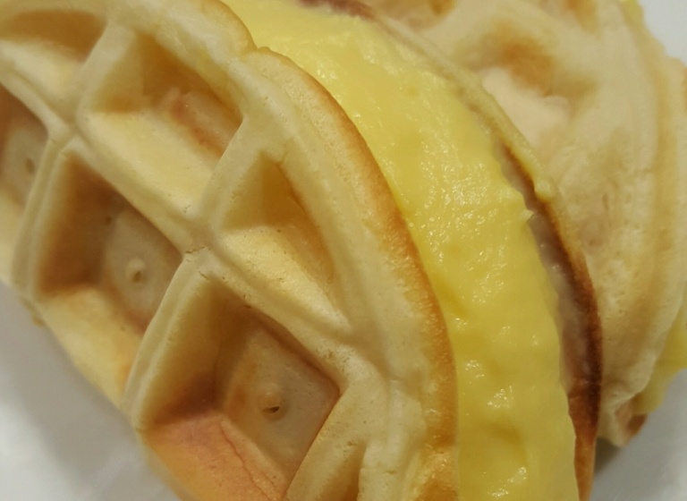 Vanilkový a sladidlový krém ako náplň do oblátok