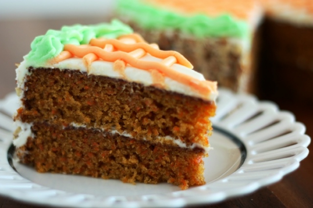 Rýchlo pripravte lahodné dezerty Upečte mrkvový koláč Pripravte si Upečte mrkvový koláč Ozdobte koláč