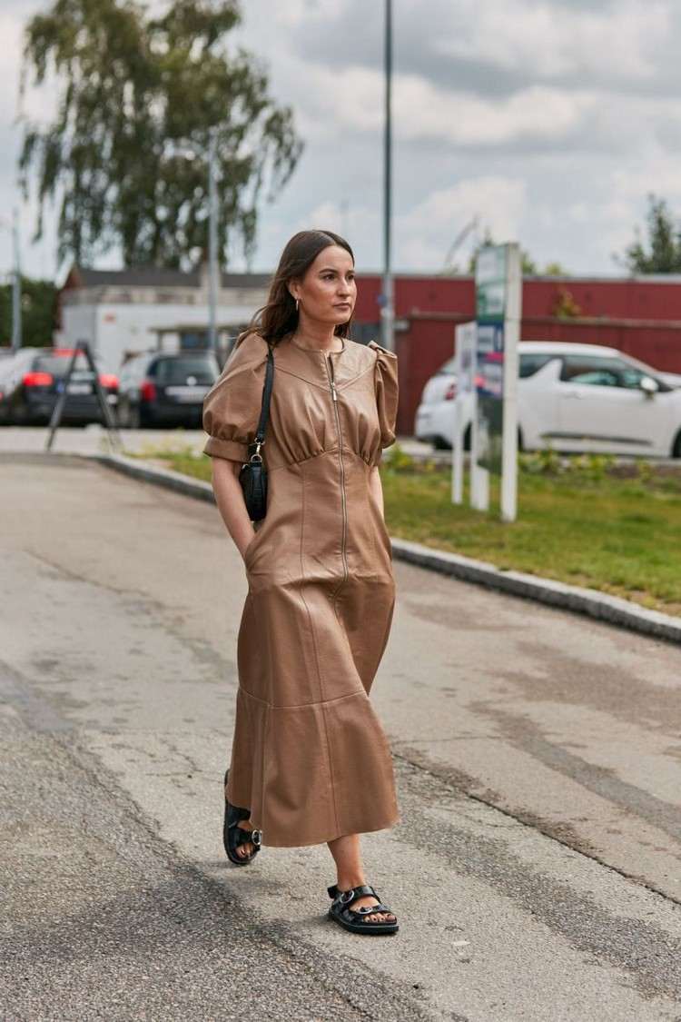 Módne trendy na jeseň zima 2020 Kožené šaty kombinujú nápady v oblasti koženého oblečenia