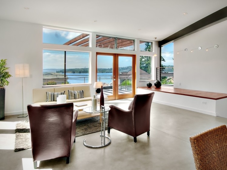 Zariaďte obývaciu izbu v štýle stredomorského vidieckeho domu Kožené kreslo-hnedo-krídlové kreslo-podrúčky-obývačka-priestranná