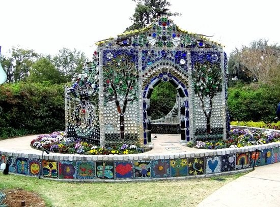 dekorácia inštalácie fliaš na víno severná Karolína