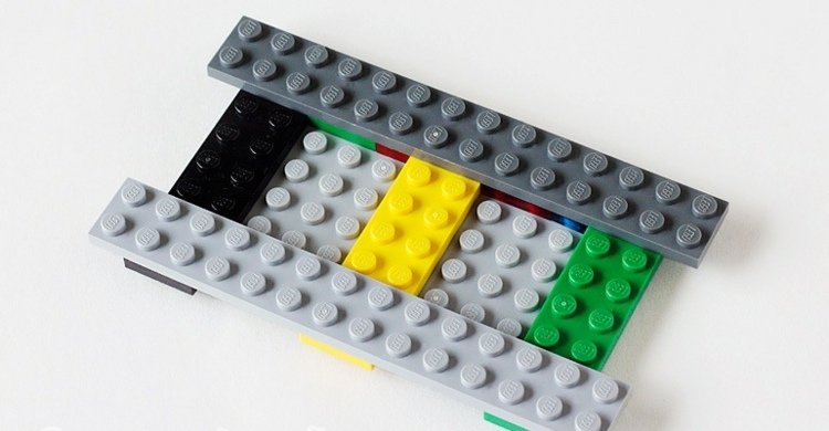Postavte si držiak na mydlo z kociek Lego drotárstvo-nápady-lego-držiak na mydlo-jednoduché-pokyny-sivé