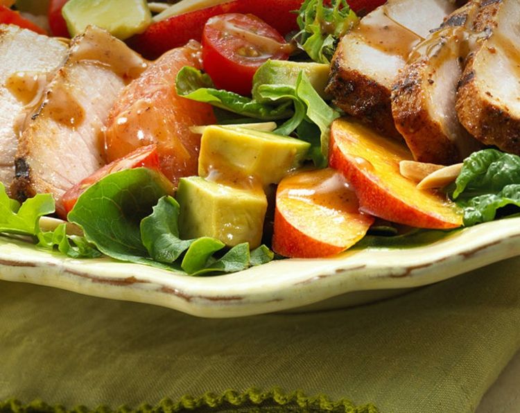 letné šaláty-recepty-bravčové kotlety-grapefruit-nektarinka-večera-obed