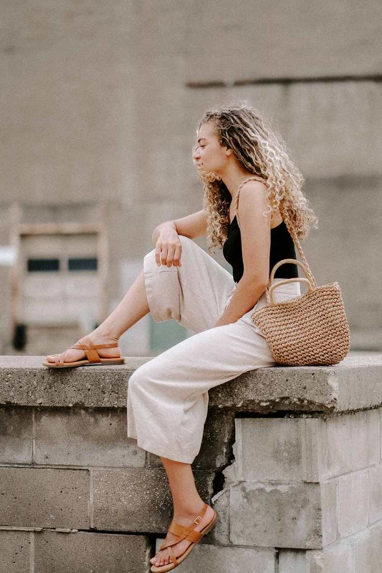 ktorá bunda k ľanovým nohaviciam nápady na letný outfit ženy