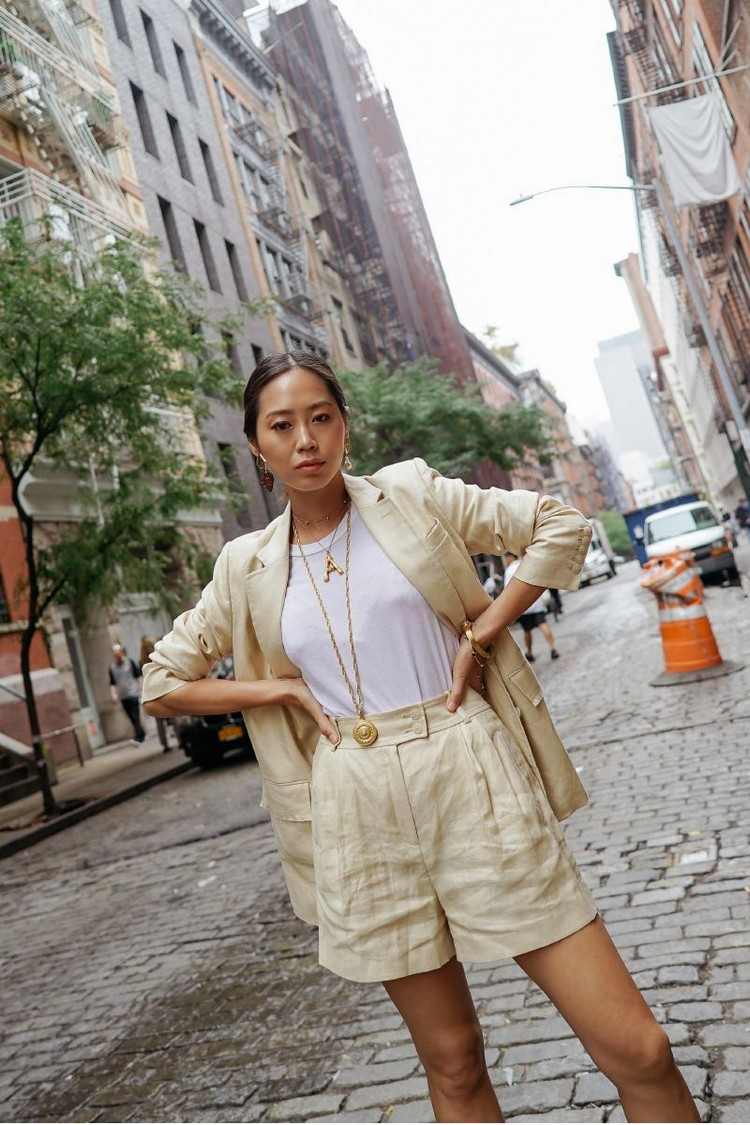 Obchodné oblečenie na leto, čo sa hodí k ľanovým nohaviciam