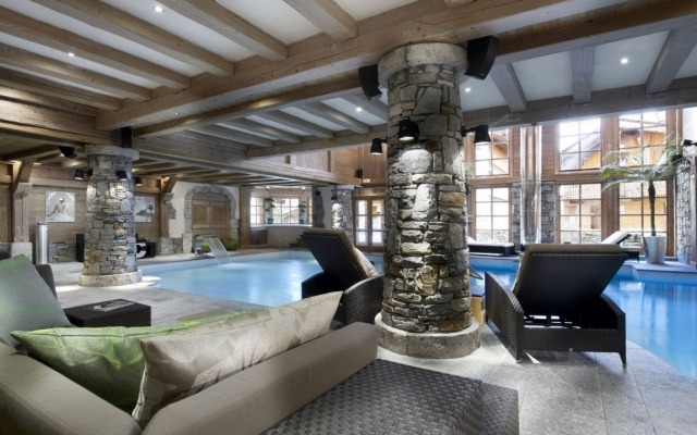 komfortné luxusné hotelové vybavenie v les sorbiers vo Francúzsku