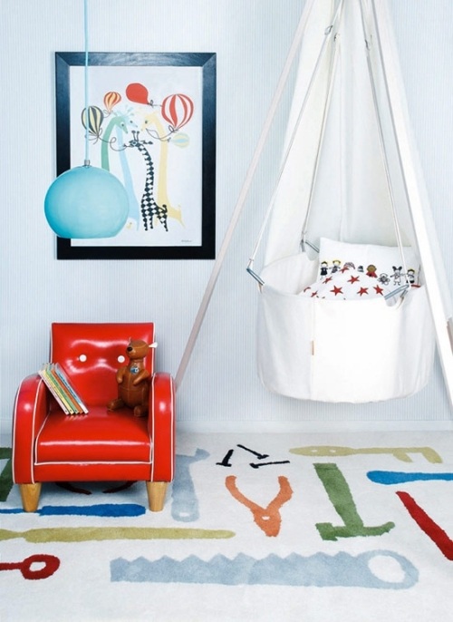 nápady červeného koženého kresla na zariadenie čitateľského kútika v detskej izbe