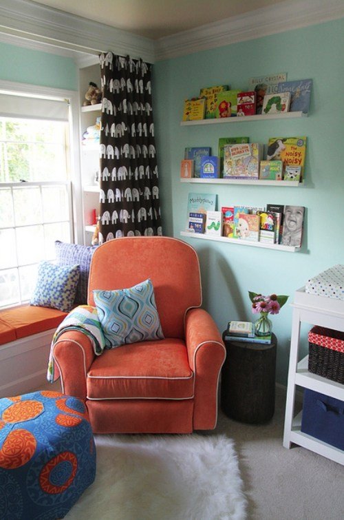 Nápady na čalúnené kreslo na zriadenie čitateľského kútika v detskej izbe