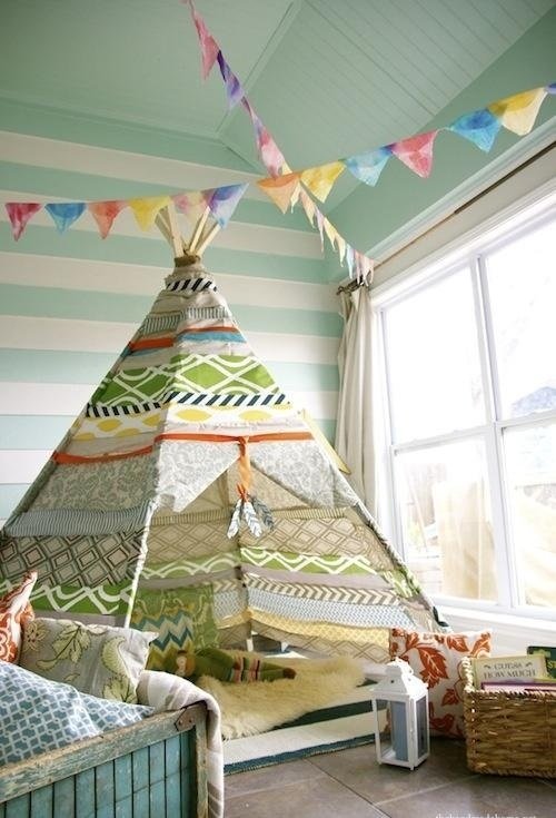 nápady v indickom štýle na čítanie pre kútik zariadili detskú izbu