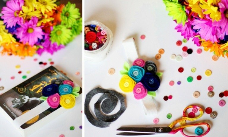 Gumičku použite ako záložku a ozdobte kvetmi a hlavičkami urobte si záložky sami farebné kvety ruže diy stužkové gombíky