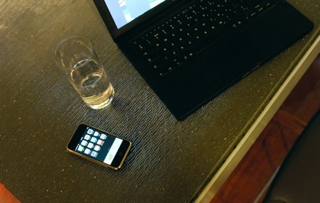 moderný štýlový kancelársky nábytok vysoko dekoratívne možné využitie