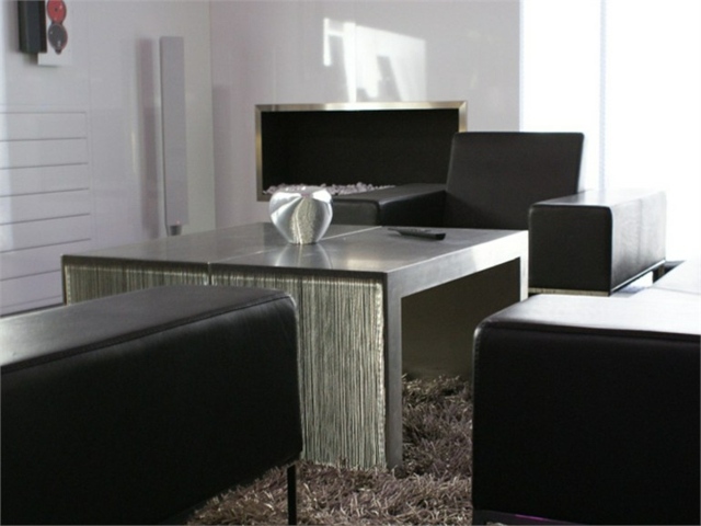 Konferenčný stolík z nehrdzavejúcej ocele na štýlové vybavenie obývačky kobercom Shaggy