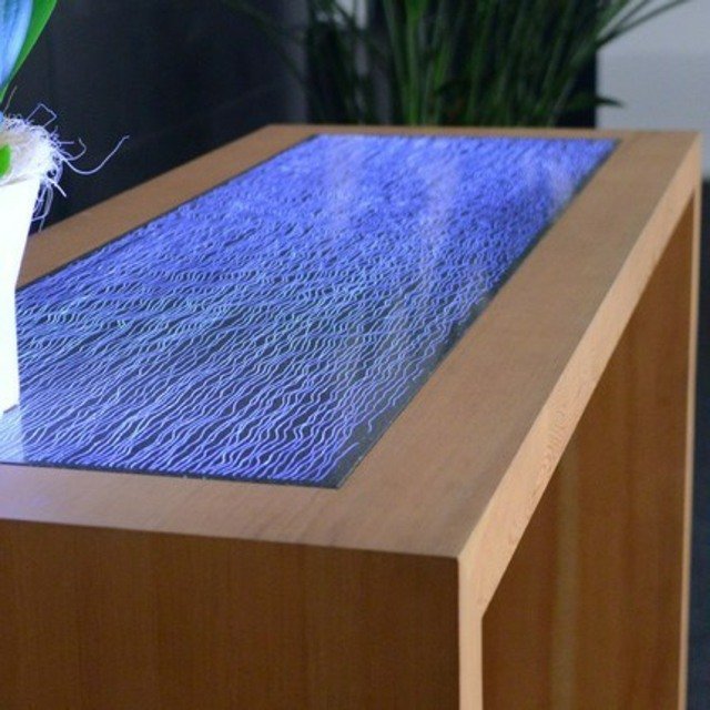 Betónové detaily osvetľujú atraktívne dekoratívny zdroj svetla LED