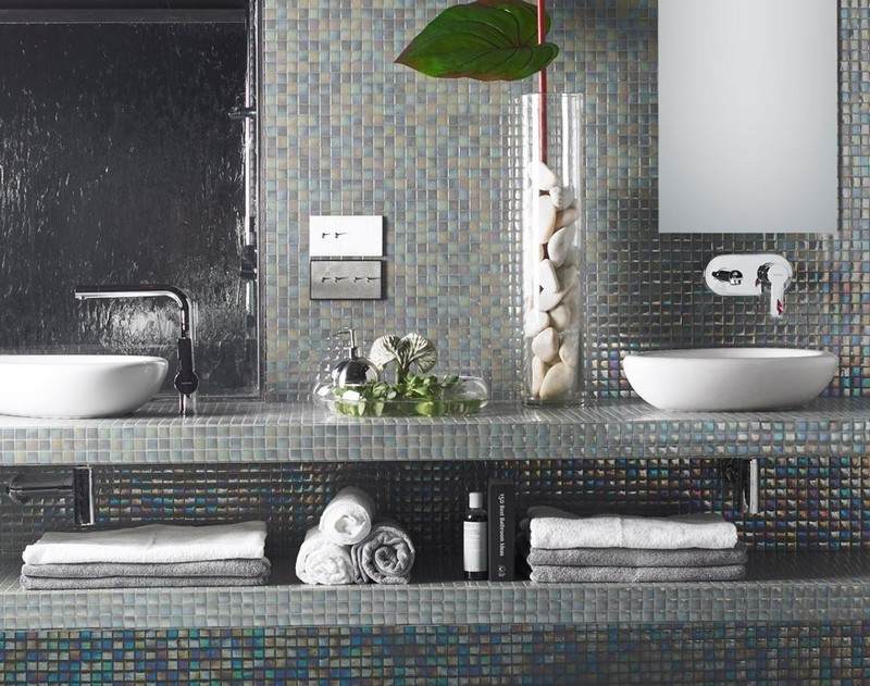 Svetelné vypínače-zásuvky-kúpeľňa-vodotesné-oceľ