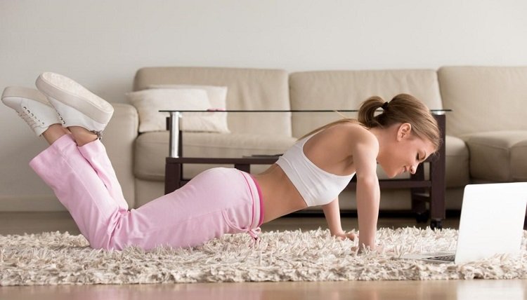 Kliky pre začiatočníkov vykonávajúcich tréning hornej časti tela s vlastnou váhou