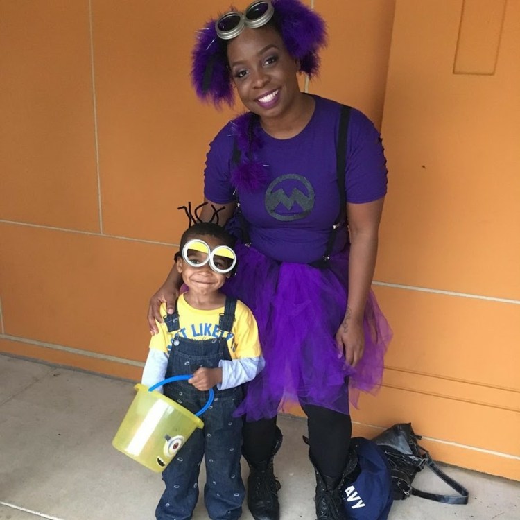 fialový kostým miniona tričko pre dospelých s dlhým rukávom a logom el macho s logom očí