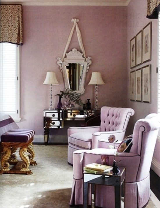 renesančný štýl spálne dizajn orgovánová farba Renesančný dizajn spálne v lilaovej farbe