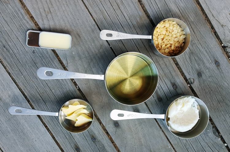 balzam na pery urobte si tipy olej-maslo-včelí vosk