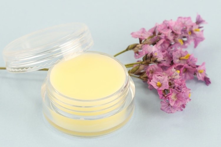 Vyrobte si vlastné recepty na balzam na pery-nápady-včelí vosk-vazelína