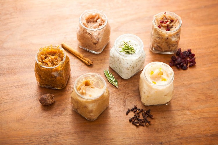 Vytvorte si vlastné nápady na peeling na pery