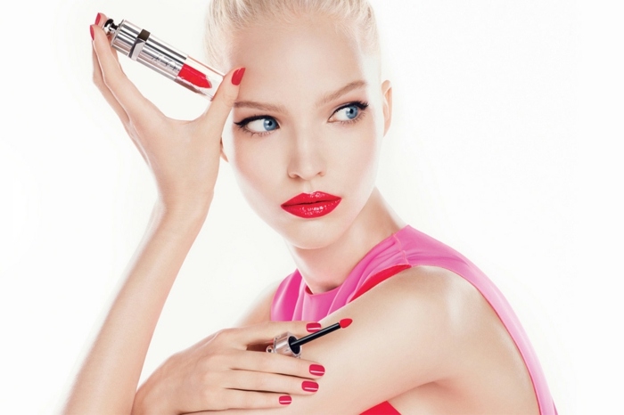 Farebný rúž vyberte farbu pokožky