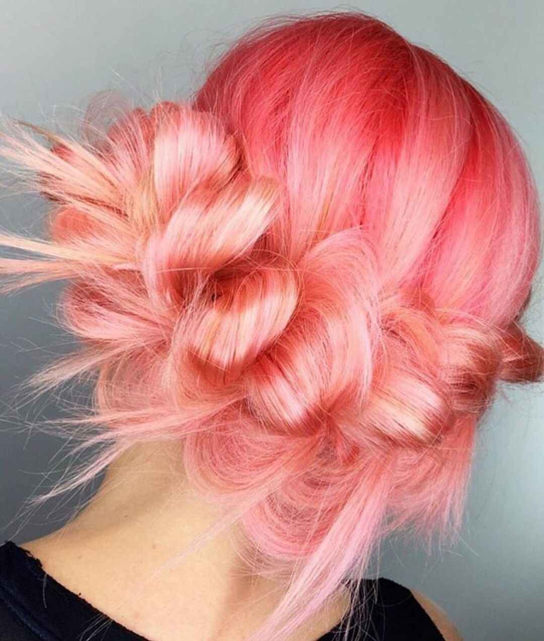 Living Coral Hair Color Trendy v lete 2019 Nápady na účesy