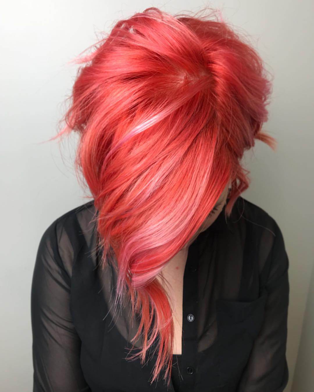 Living Coral Hair Color Trendy vlasov leto 2019