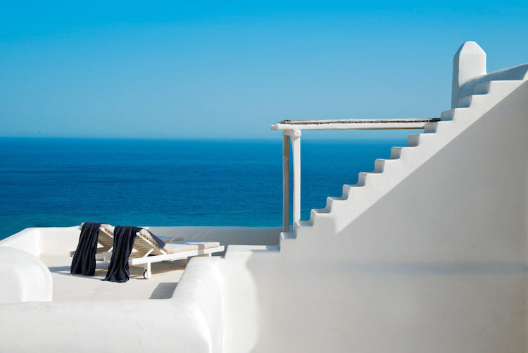 Vidiecky život Vidiecke bývanie-stredozemná-vila-terasa-výhľad na more