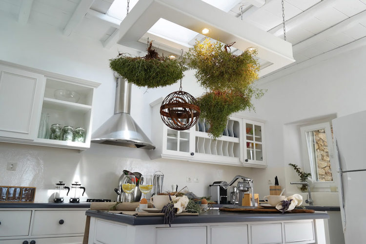 vidiecky-život-stredomorský-vila-vidiecky dom-kuchyňa-biela