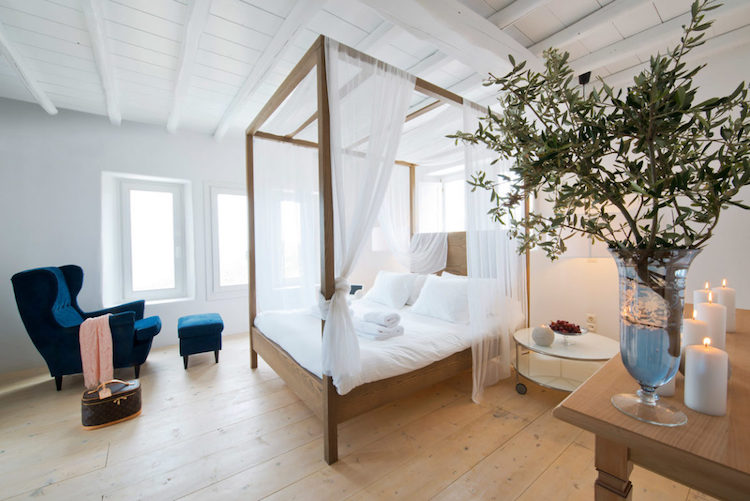 vidiecky-život-stredomorský-vila-spálňa-štyri-plagát-drevo