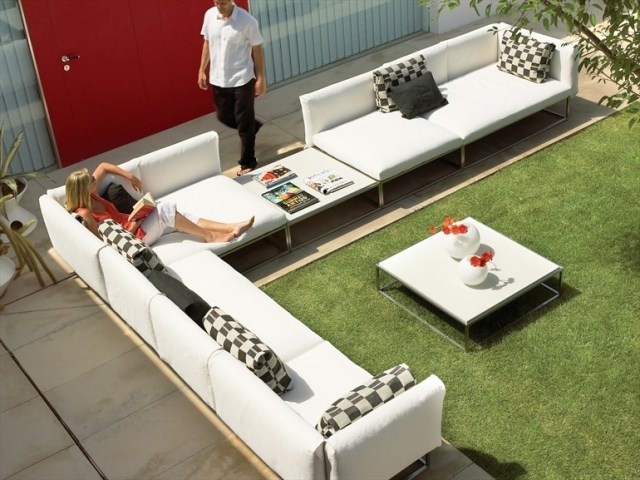 záhradný nábytok dizajn relaxácia spánok kombinácia biela čierna